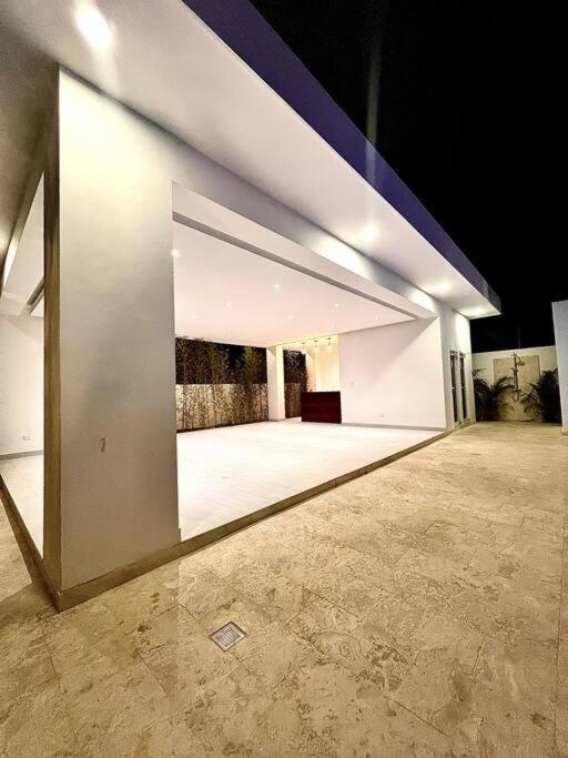 Magnificent Pent House W/Jacuzzi Apartment Santiago De Los Caballeros Bagian luar foto