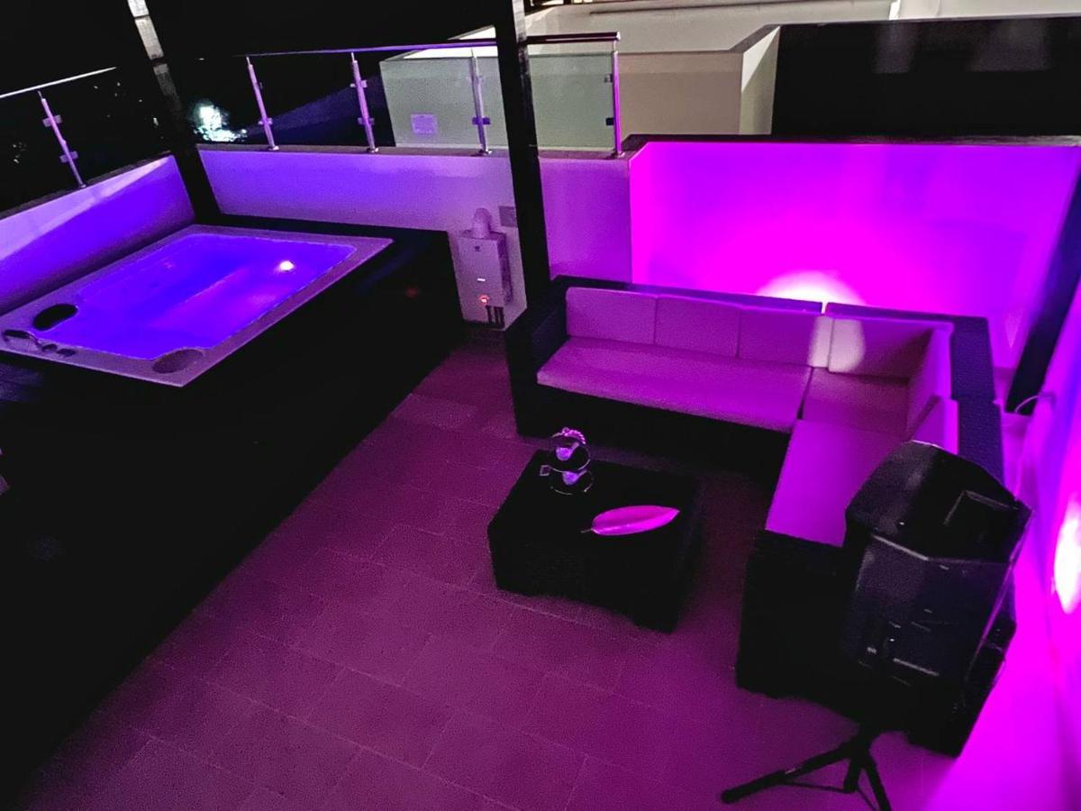 Magnificent Pent House W/Jacuzzi Apartment Santiago De Los Caballeros Bagian luar foto